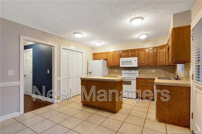 Building Photo - 405 Bannerman Pl
