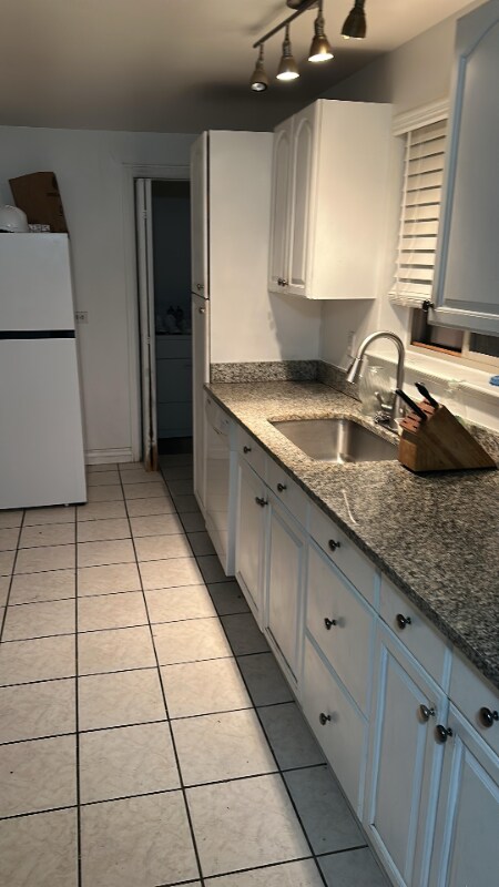 Building Photo - 1300 S Beach Ct