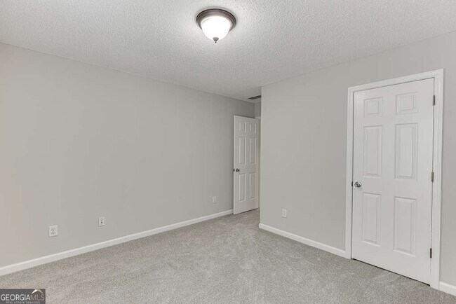 Building Photo - 2421 Elkhorn Ter