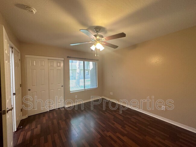 Building Photo - 1432 W Emerald Ave