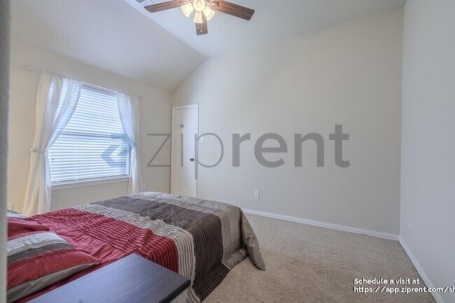 Building Photo - 27115 Downing Park Blvd