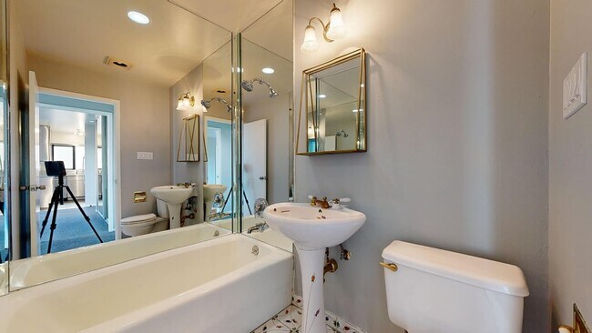 Building Photo - 1817 California St