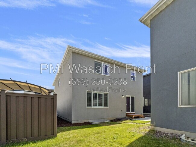 Building Photo - 589 W Life Dr