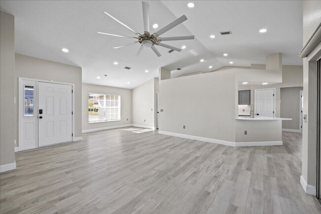 Building Photo - Beautifully remodeled home is situated in ...