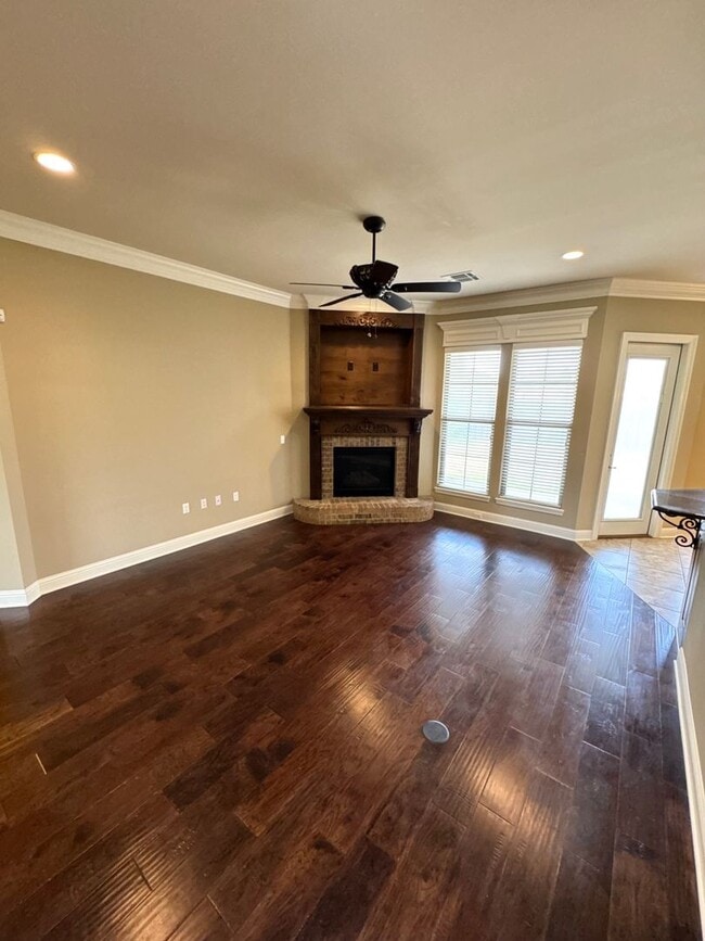 Building Photo - South Bossier Beauty!