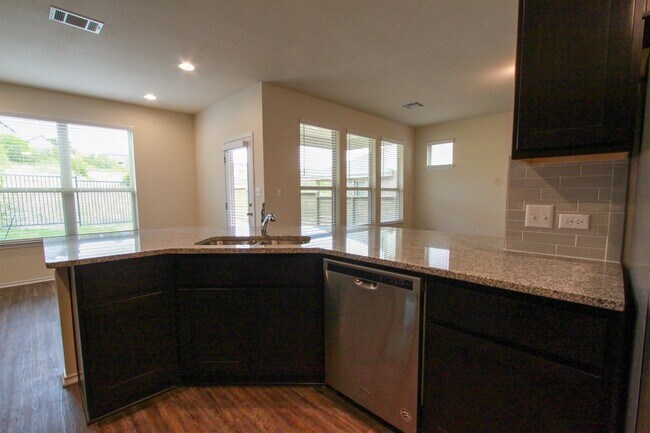 Building Photo - 3651 Sandy Brook Dr