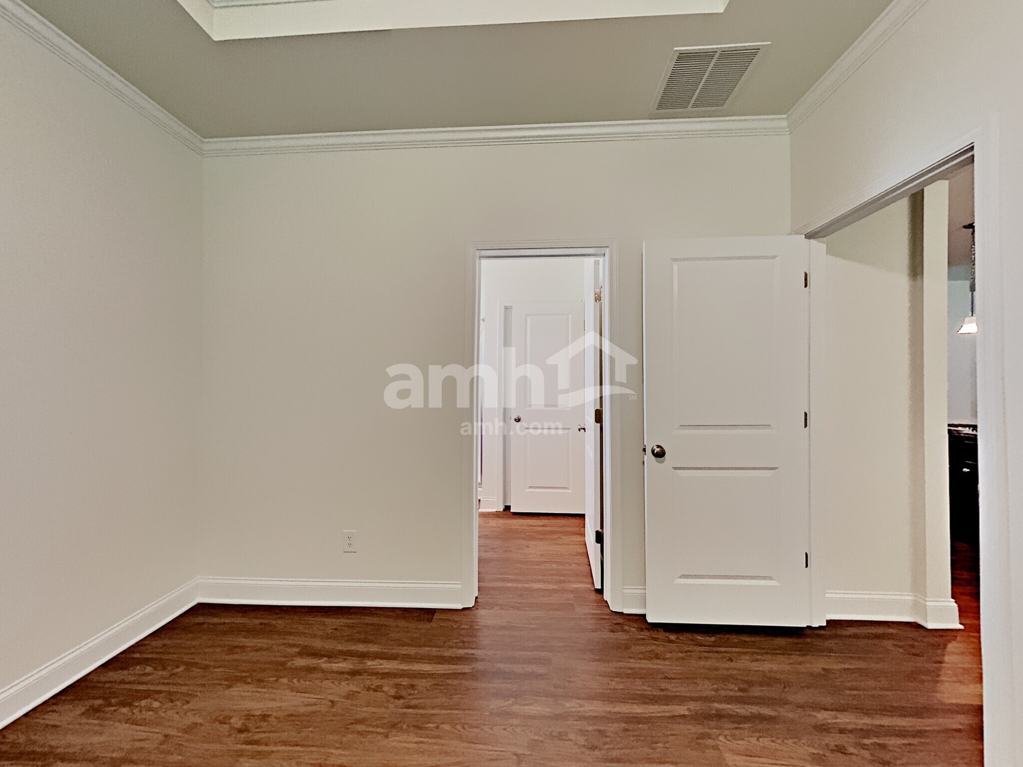 Building Photo - 5060 Canyon Creek Way