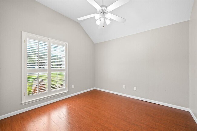 Building Photo - 905 Hunter's Creek Dr