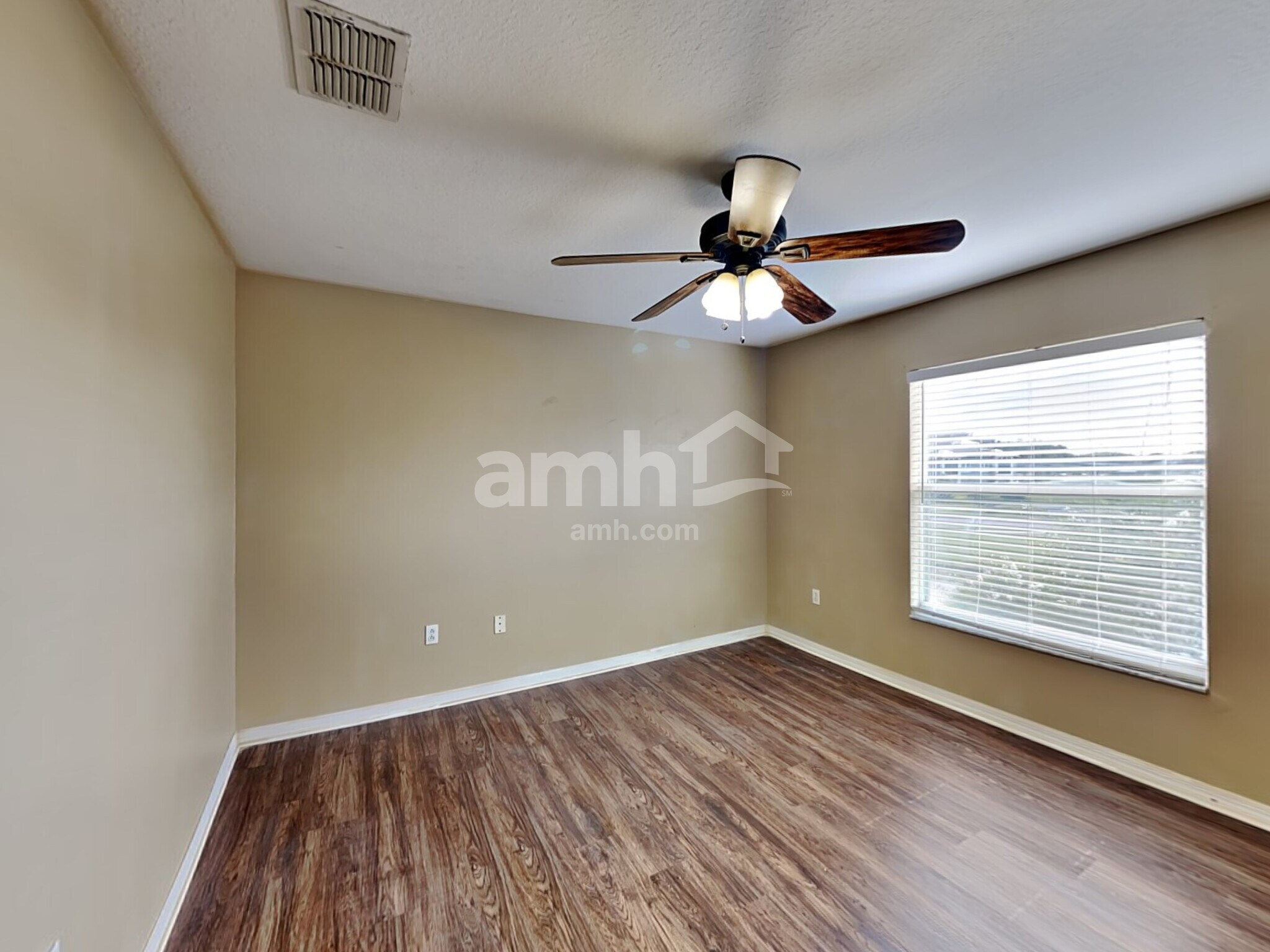 Building Photo - 3247 Chessington Dr