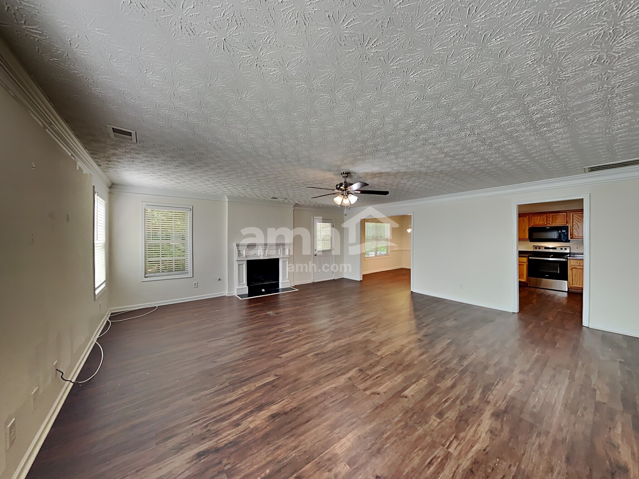 Building Photo - 104 Arbor Creek Way