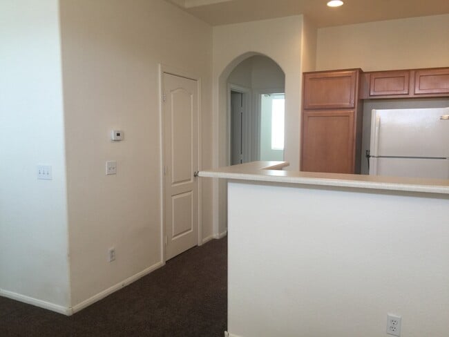 Building Photo - IMPECCABLE 2-STORY IN FANTASTIC NEIGHBORHOOD!