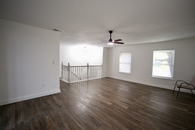 Building Photo - 5819 Flax Bourton St