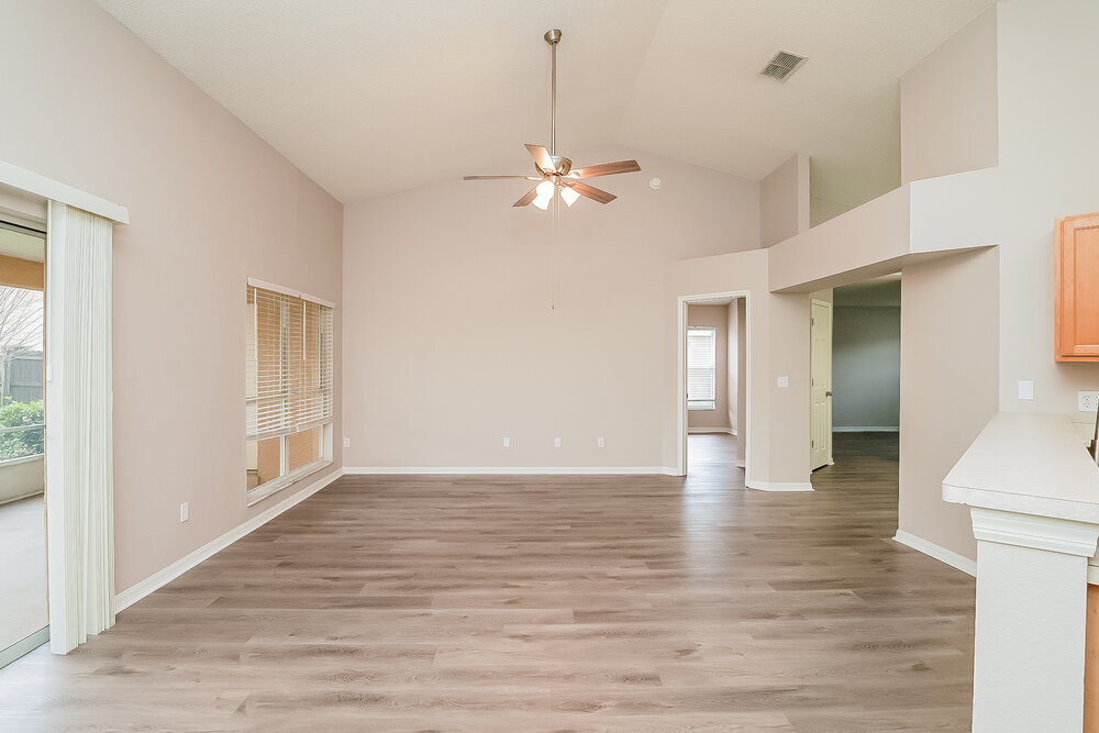 Building Photo - 1870 Smoketree Cir