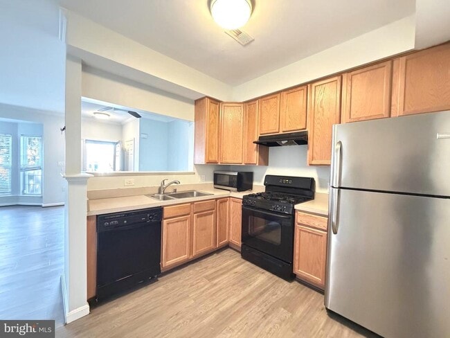 Building Photo - 1905 Bulrush Ct