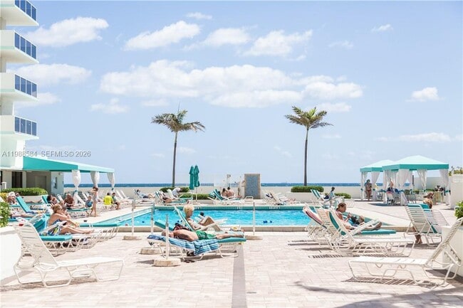 Building Photo - 3725 S Ocean Dr