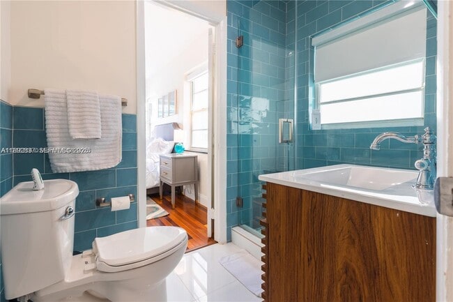 Building Photo - 426 NE 26th St