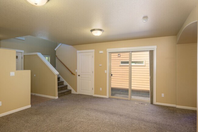 Building Photo - Wonderful 4 bedroom in SE Bend!