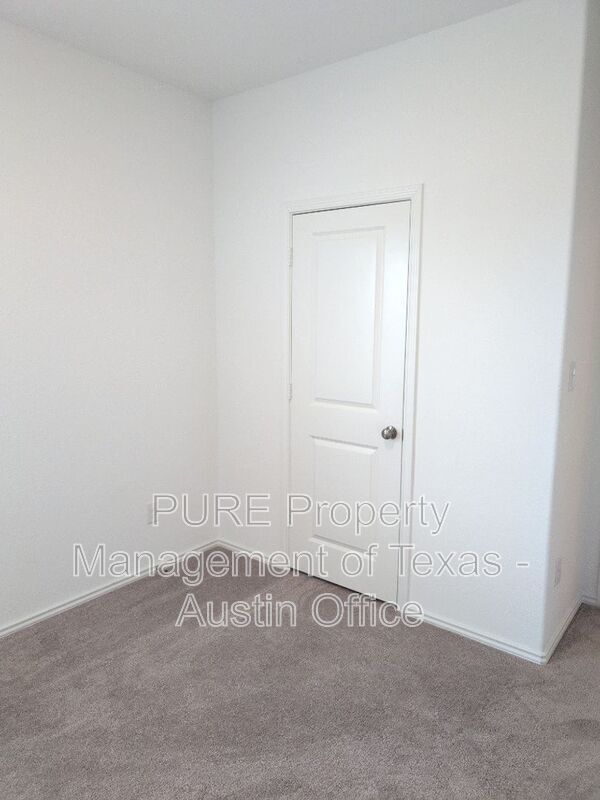 Building Photo - 12925 Michigan Shrs Trce