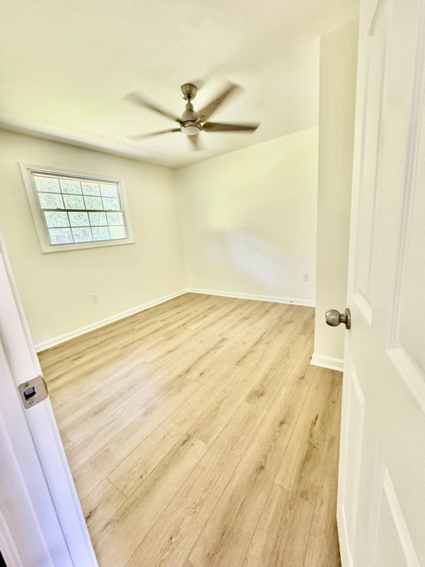Building Photo - 680 Navarre Dr