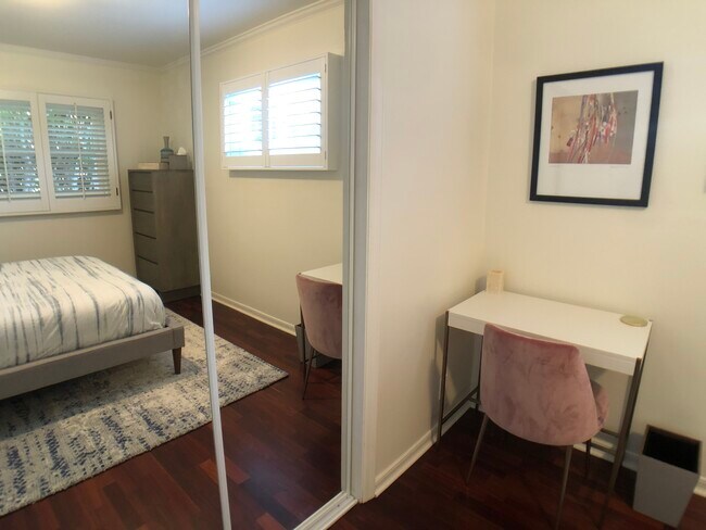 Building Photo - 422 Pacific St