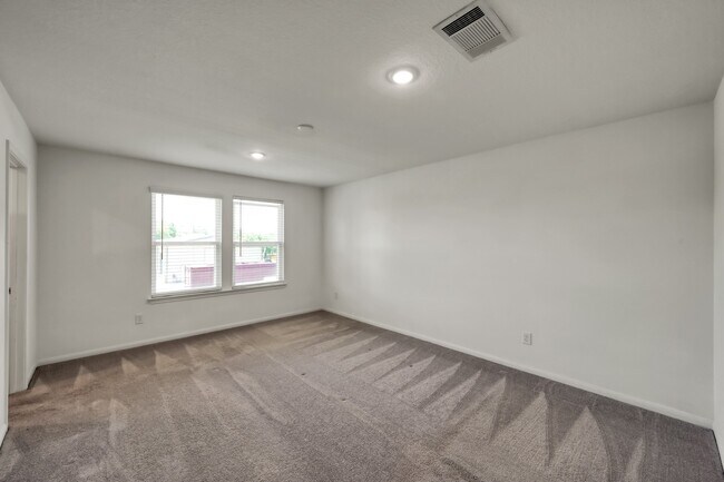 Building Photo - 7314 Madison Cmns Ln