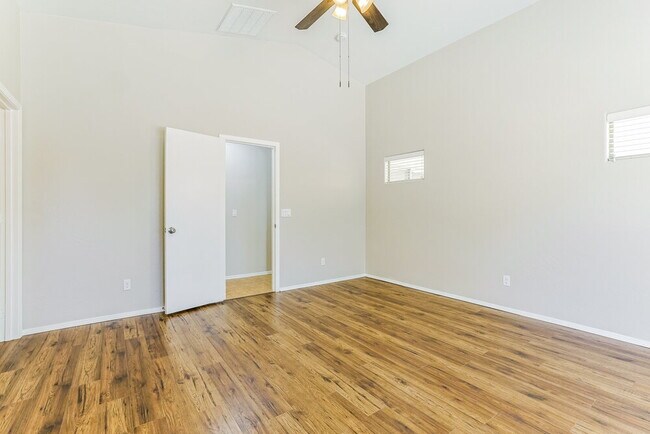 Building Photo - 22227 E Via Del Rancho Rd