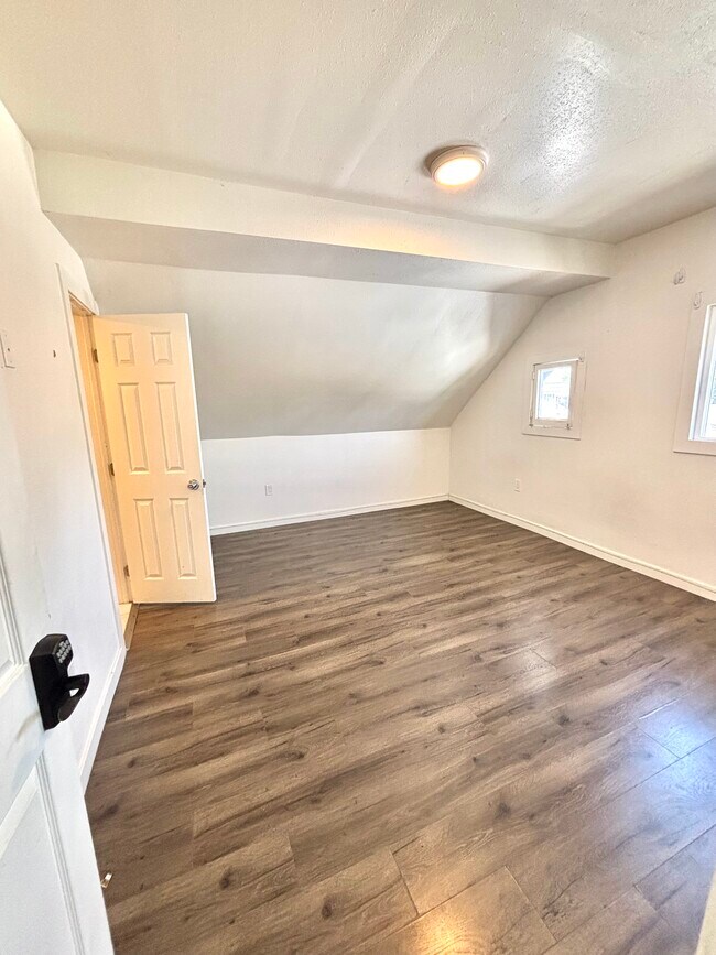 Primary Photo - 4059 Brighton Ave