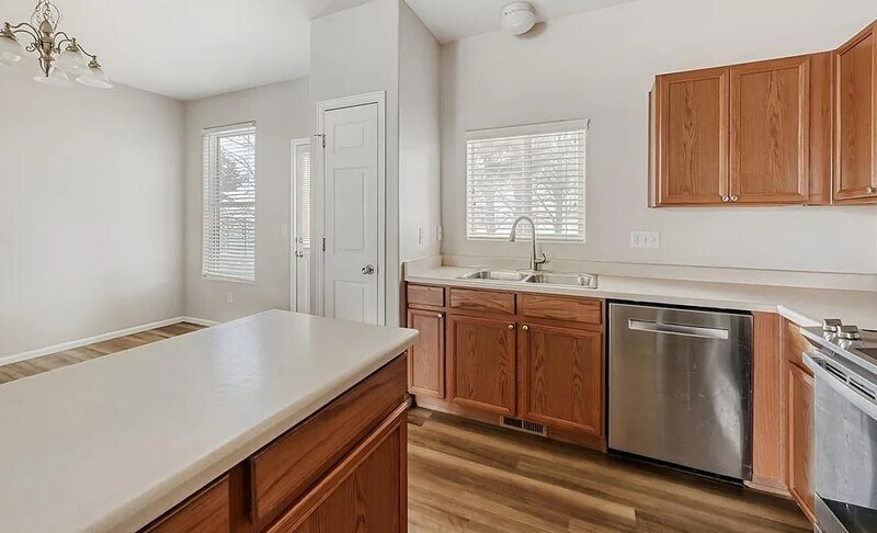 Building Photo - 7710 Sandy Springs Point