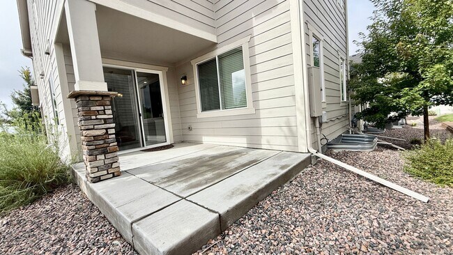 Building Photo - Stunning 3 Bedroom Townhome in Monument