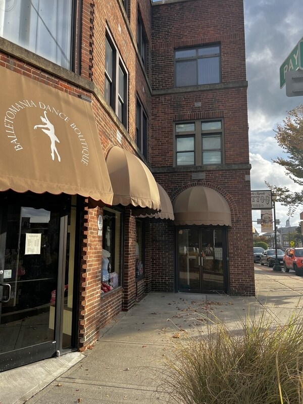 Building Photo - 2 Raymond Ave