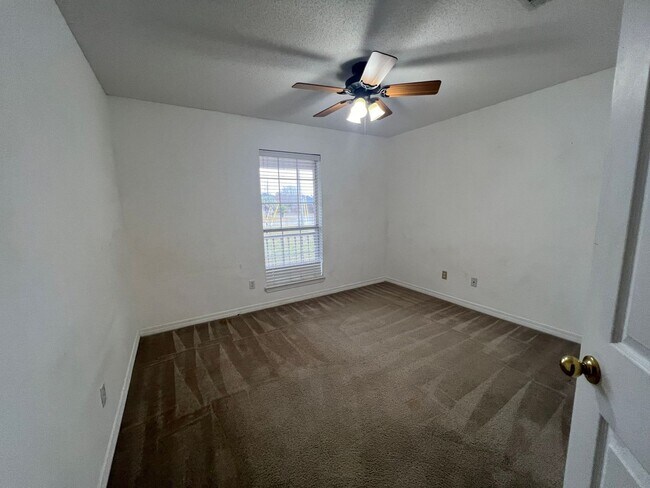 Building Photo - Pace - Spencer Oaks Landing - 4 bedroom, 2...