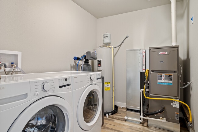 Building Photo - 405 Nighthawk Dr