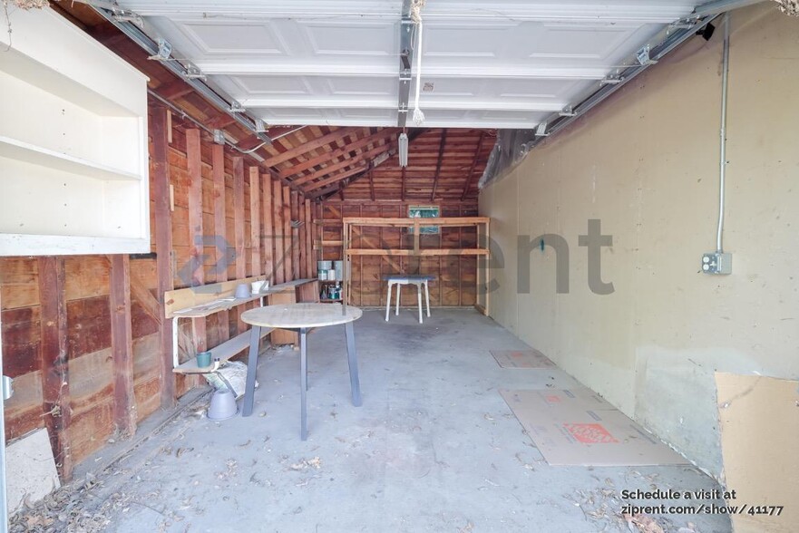 Building Photo - 2729 57th St