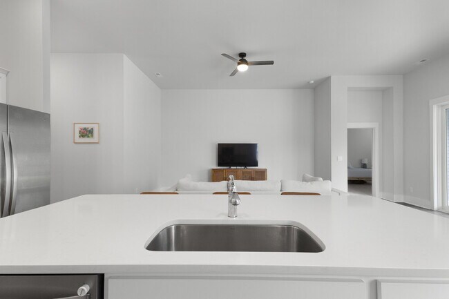 Building Photo - Spacious 4 Bedroom Home in Blake Farm