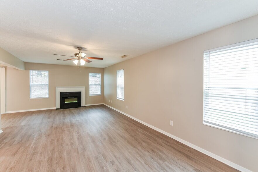 Building Photo - 6375 E Windsor Ln