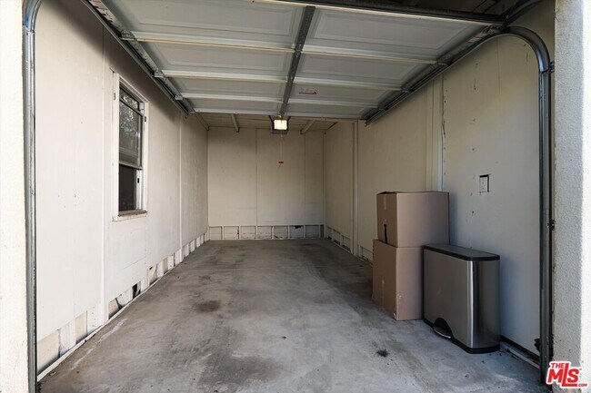 Building Photo - 809 N La Jolla Ave