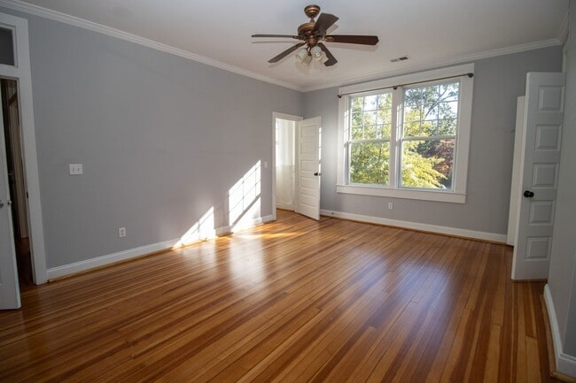 Building Photo - Immediate move-in! Short-term lease! Spacious 4BR/3BA Home Near USC!