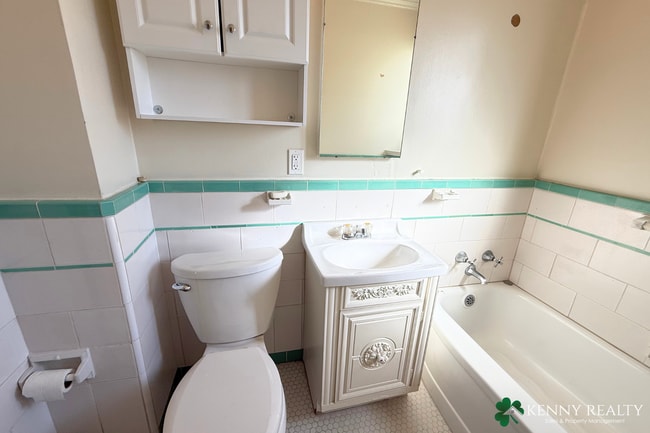 Building Photo - Charming 2-Bedroom Home with Private Backyard in South San Francisco