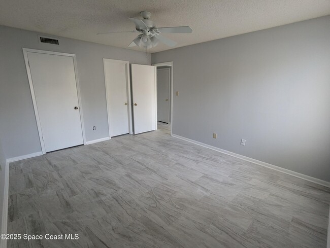 Building Photo - 3545 Sable Palm Ln