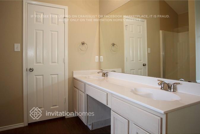 Building Photo - 1704 Windcastle Dr