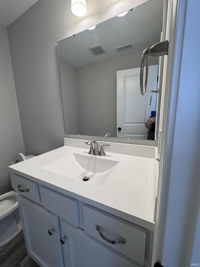 Building Photo - 3595 Canal Square Dr