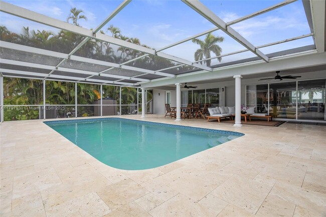 Building Photo - 608 1st Key Dr