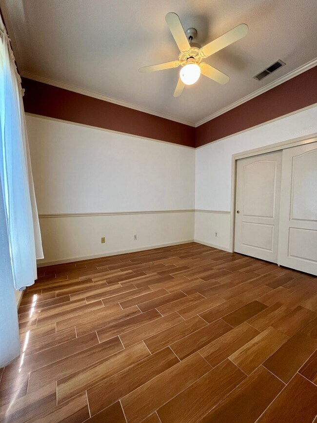 Building Photo - San Gabriel