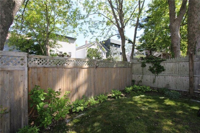 Building Photo - 28 Mcallister St