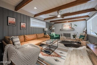 Building Photo - BEAUTIFUL Scottsdale Home