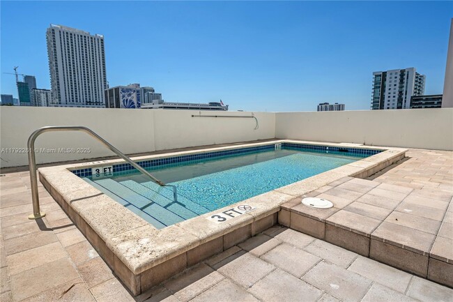 Building Photo - 2275 Biscayne Blvd Blvd