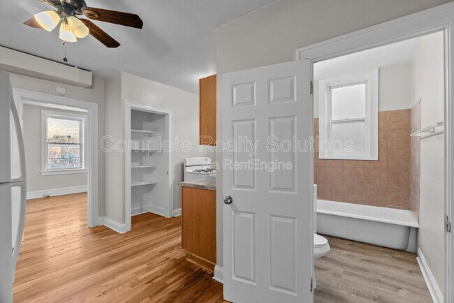 Building Photo - 4175 McRee Ave