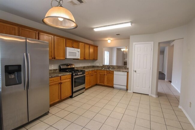 Building Photo - 21903 Silverfield Park Ln