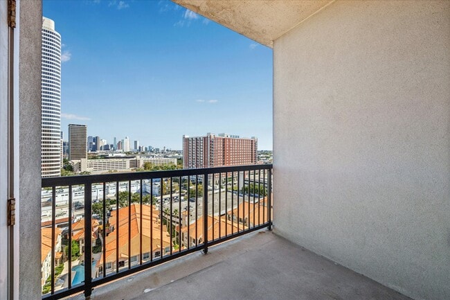 Building Photo - 3333 Allen Pkwy