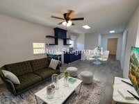 Building Photo - 17227 Porter Ln